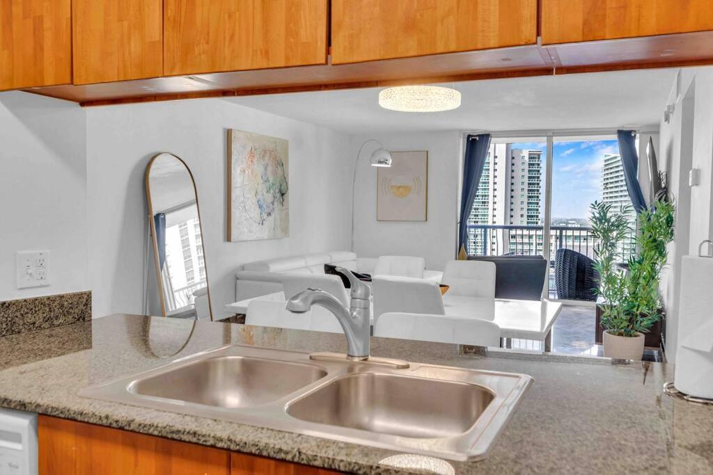 Iconic High Floor 3 Bedrooms In The Heart Of Miami Exteriör bild